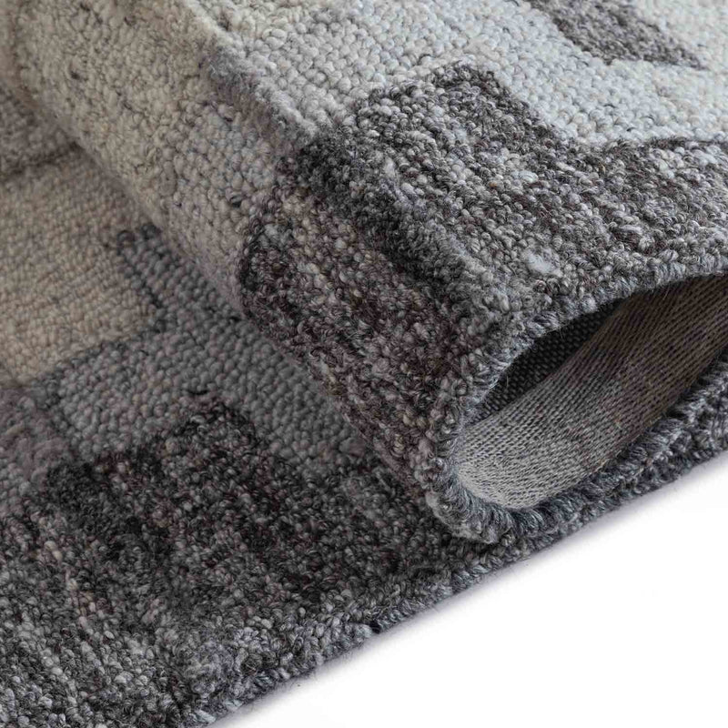 Heck Handtufted Woollen Rug By Mariella Ienna