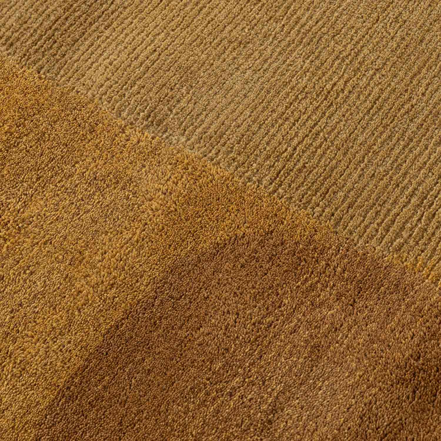 Ashen Hand Tufted Woollen Rug