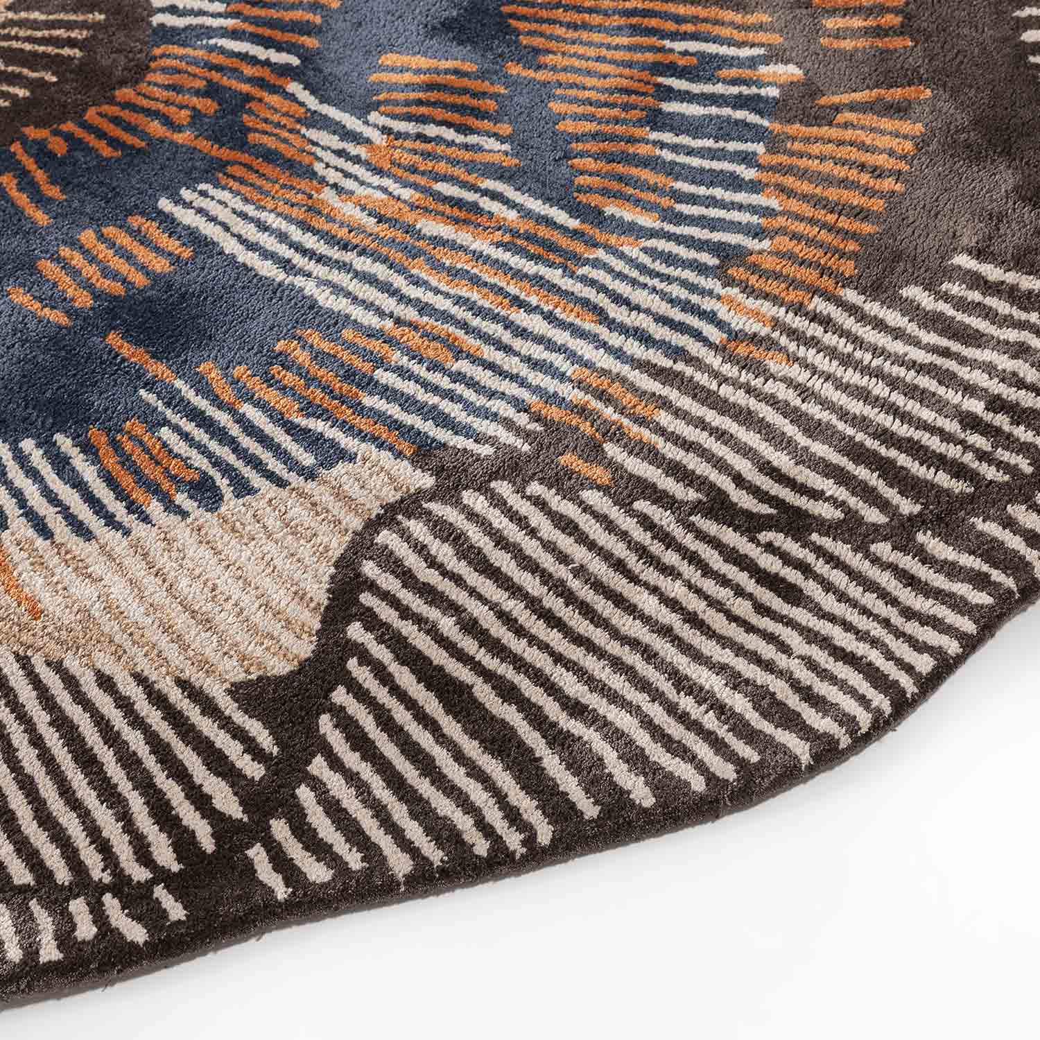 Elira Hand Tufted Viscose Rug