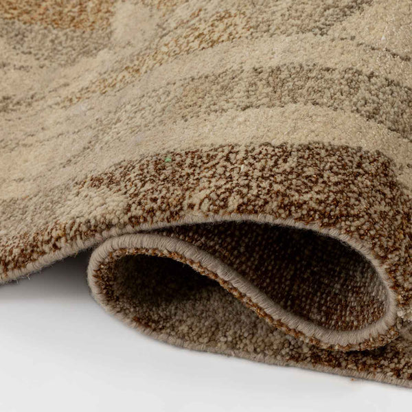 Isola Hand Knotted Woollen And Silk Rug By Mariella Ienna