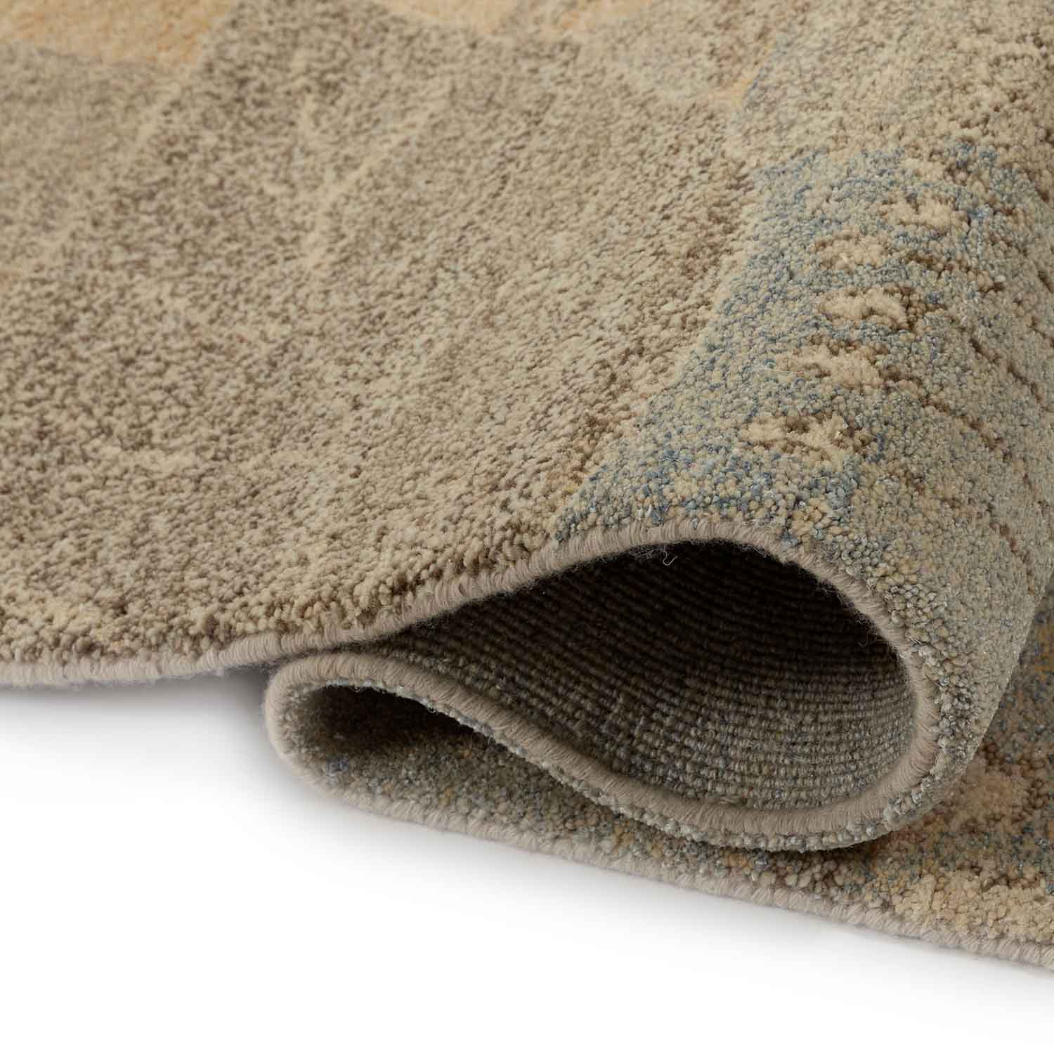 Leamonia Hand Knotted Woollen And Silk Rug By Mariella Ienna