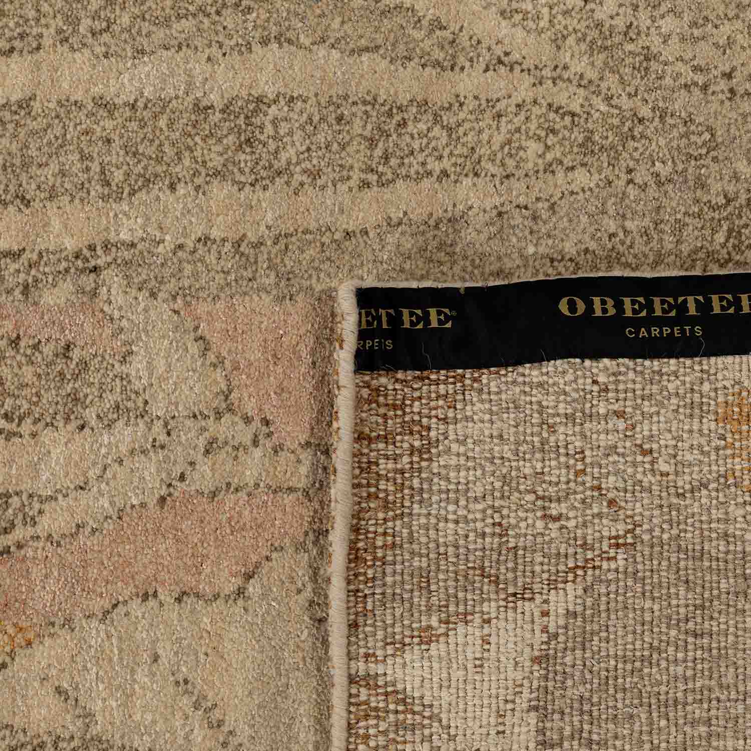 Isola Hand Knotted Woollen And Silk Rug By Mariella Ienna