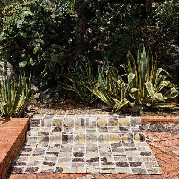Sciotolli- Gold Hand Tufted Woollen Rug By Mariella Ienna