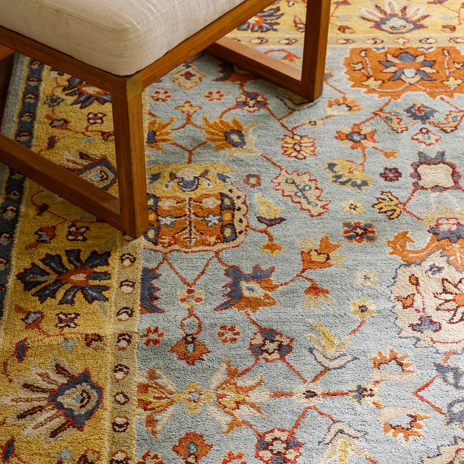 Neel-ambar Hand Tufted Woollen Rug