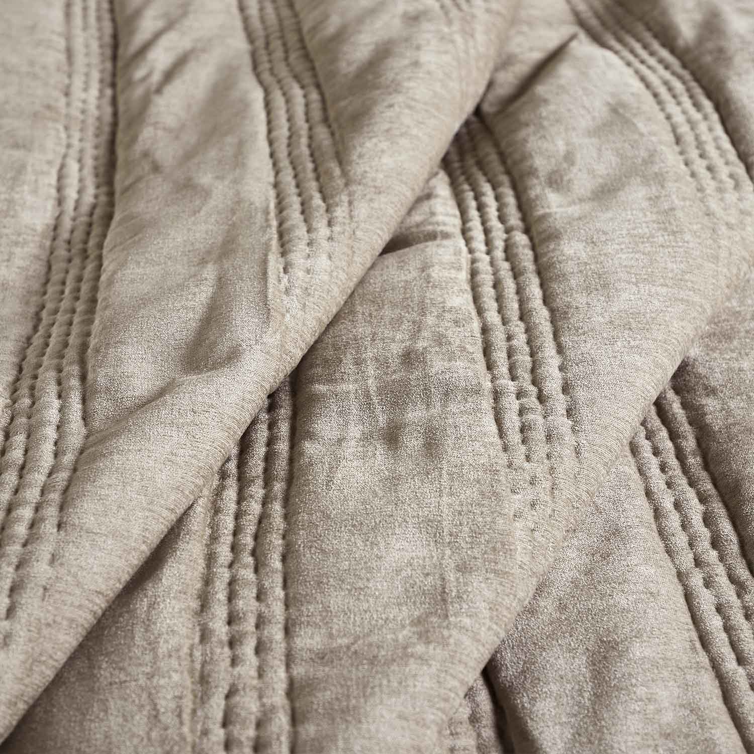 Elaris Chennile Handquilted Bed Cover Set