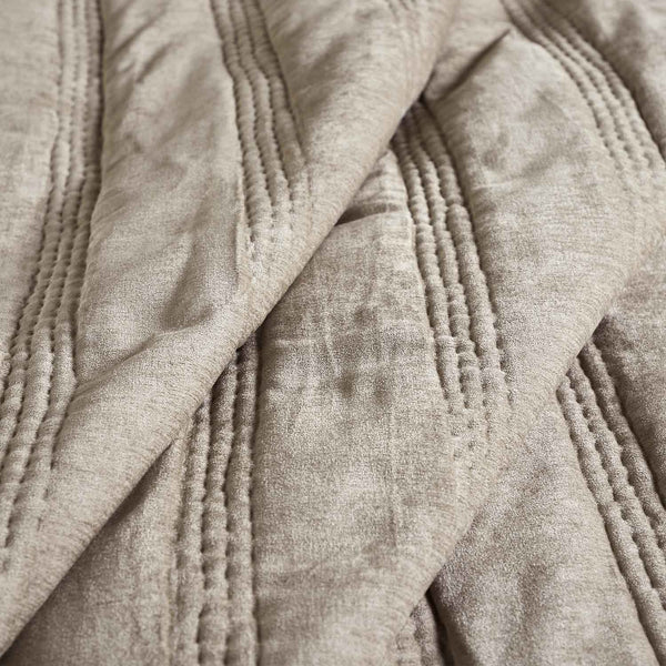 Elaris Chennile Handquilted Bed Cover Set