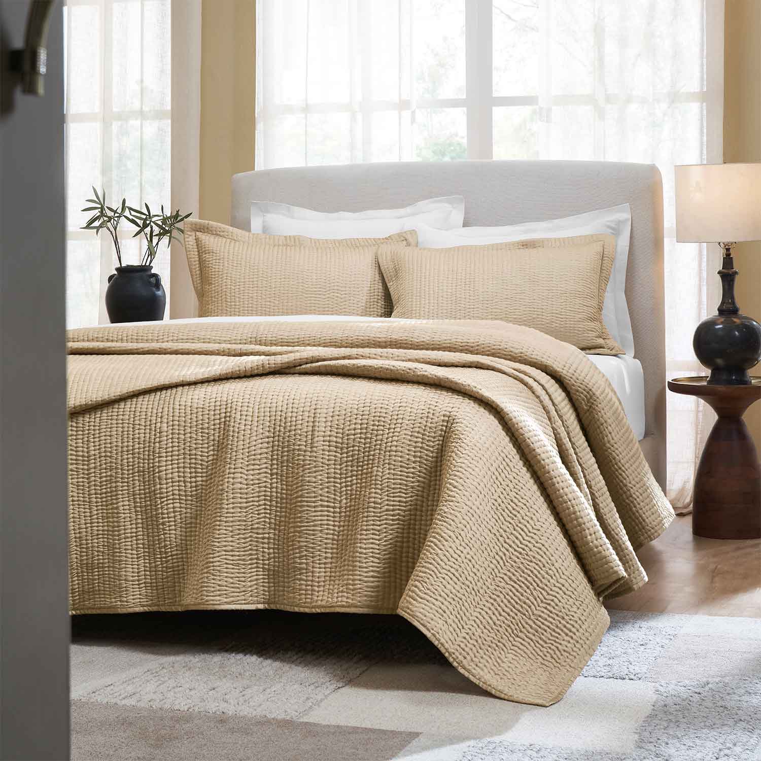 Lily Vegan Silk Handquilted Bed Cover Set