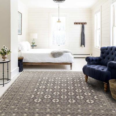Holvi Hand Knotted Woollen Rug
