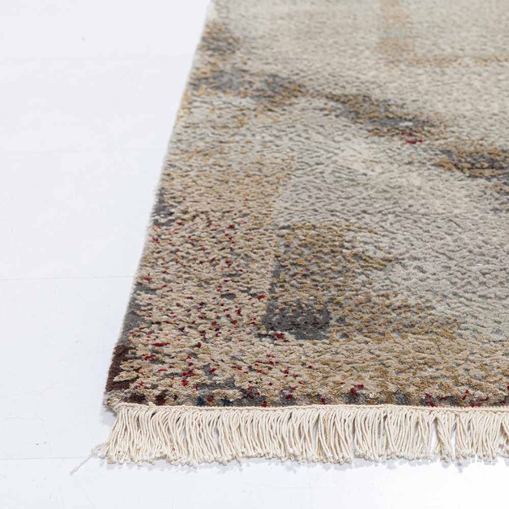 The Gallant Hand knotted Woollen and Silk Rug