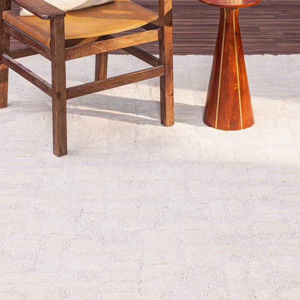 Yuvan Table Tufted Woollen Rug