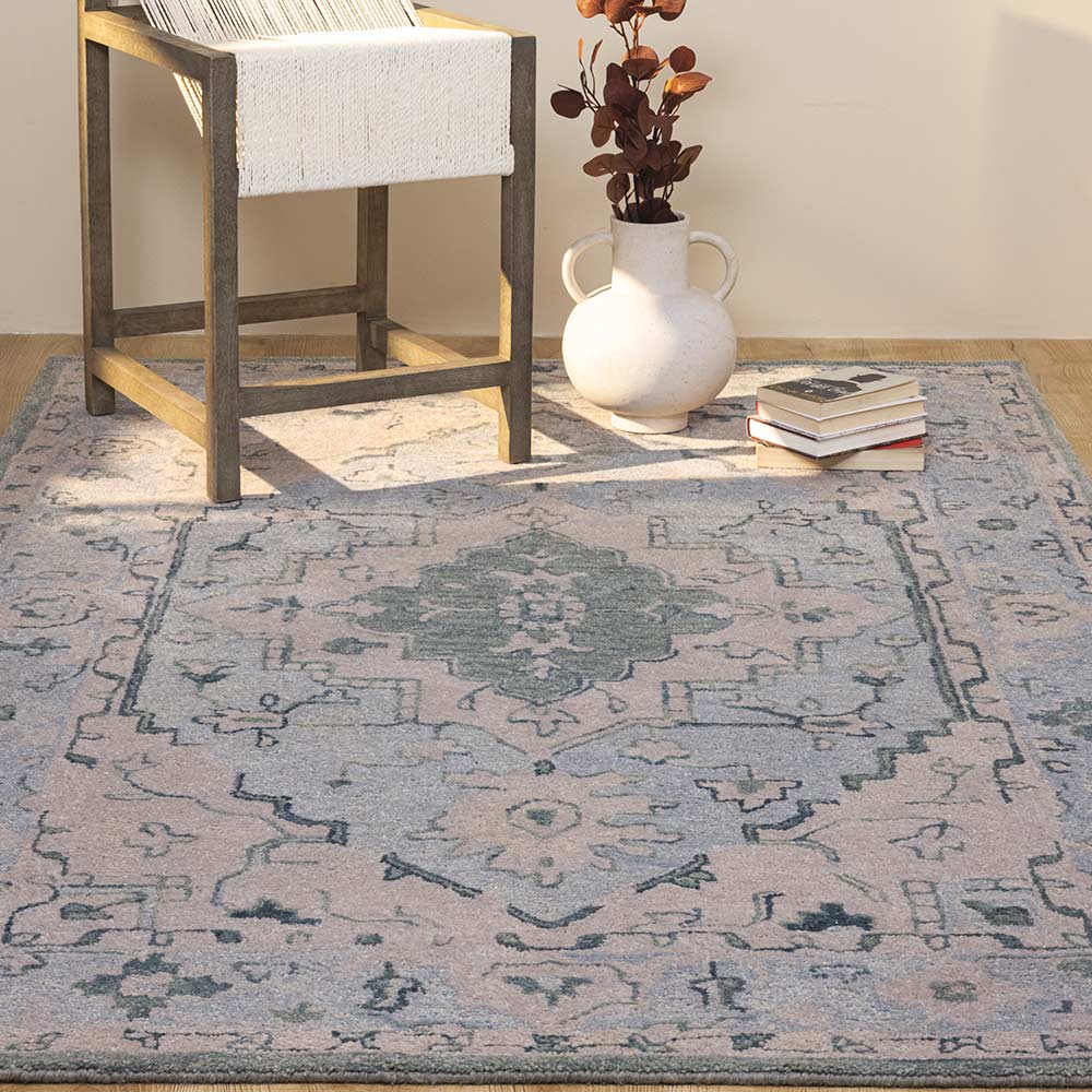 Heriz Hand Tufted Woollen and Sustainable Polyester Rug