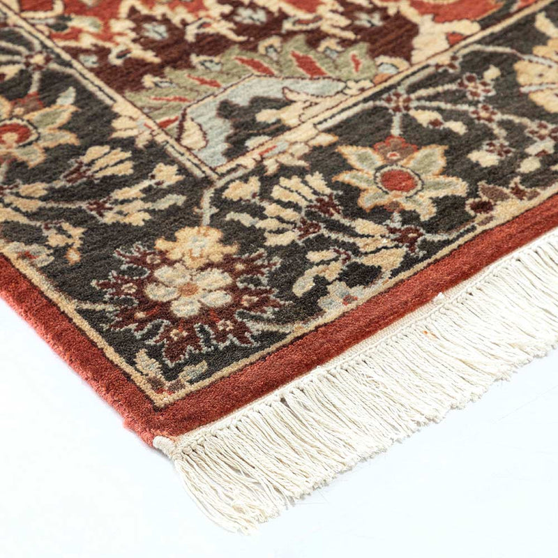 Vase Hand Knotted Woollen Rug