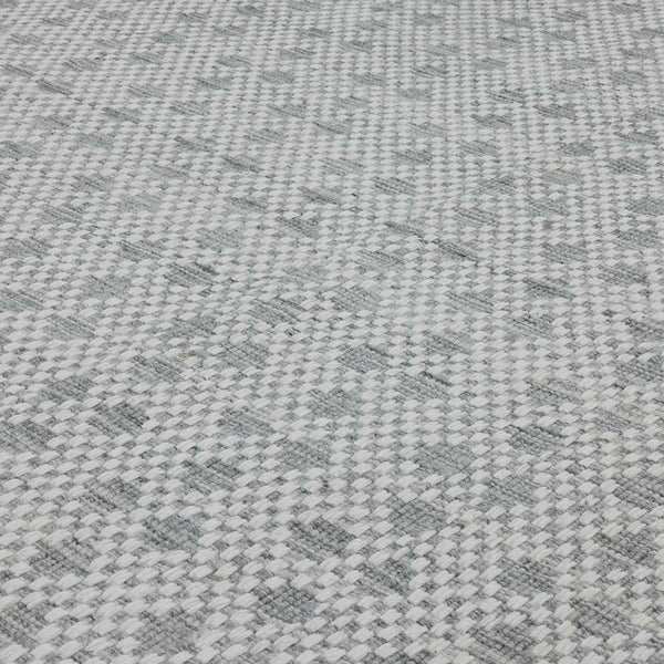 Varfi Hand Loom Recycled Polyester Rug