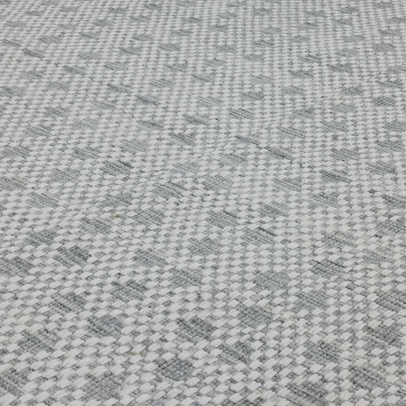 Varfi Hand Loom Recycled Polyester Rug
