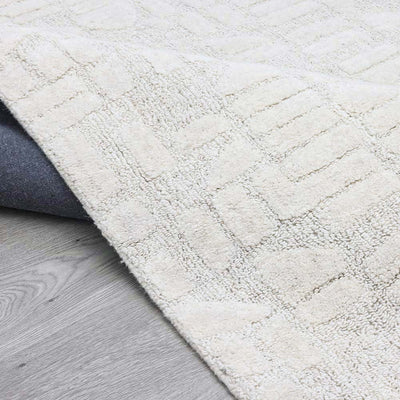 Yuvan Table Tufted Woollen Rug