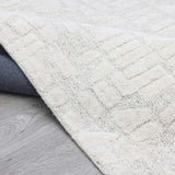 Yuvan Table Tufted Woollen Rug