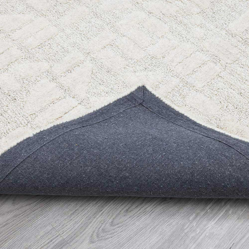 Yuvan Table Tufted Woollen Rug