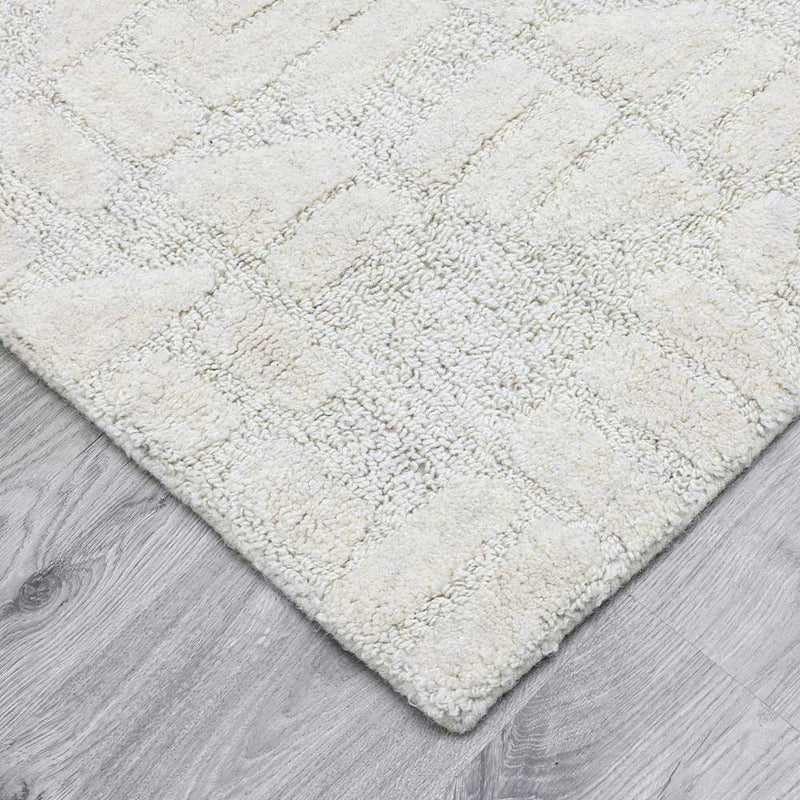Yuvan Table Tufted Woollen Rug
